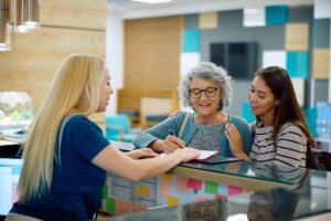 what-families-need-before-booking-a-senior-living-tour